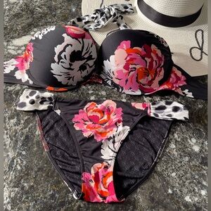 Victoria Secrets bikini bombshell 36D/M discontinued style vintage